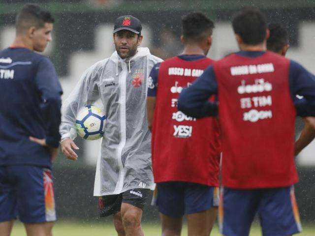 Times na briga contra rebaixamento encerram rodada nesta noite