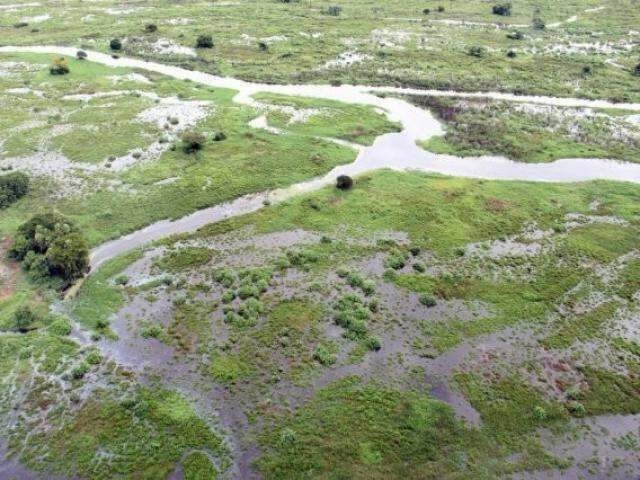 Ministro visita fazenda de MS e garante verba para recuperar do Rio Taquari