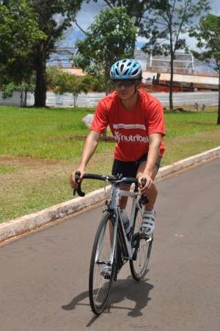 Ciclista de Dourados &eacute; o mais novo a completar prova de 24 horas nos EUA