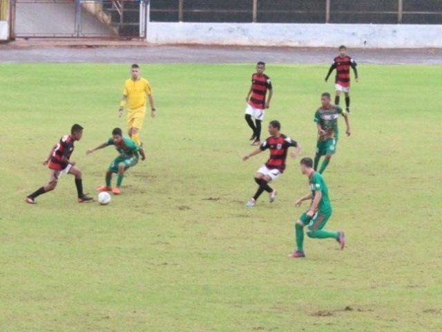 Dois jogos definem finalistas do estadual sub-15 neste domingo