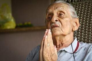 Para quem está chegando na velhice, o aposentado diz que essa picada não é para qualquer um, depende de Deus viver 100 anos. (Foto: André Bittar)