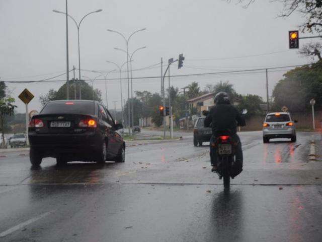 Chuva continua na semana e temperaturas podem chegar aos 34&deg;C, aponta Inmet