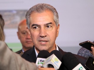 Governador do Estado, Reinaldo Azambuja (PSDB), durante entrevista. (Foto: Marina Pacheco/Arquivo).