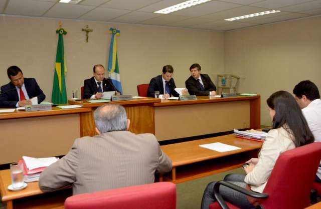 CCJR aprova redu&ccedil;&atilde;o do ICMS do diesel, projeto segue ao plen&aacute;rio