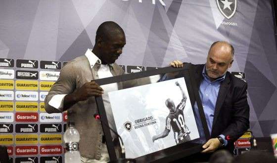 Seedorf anuncia aposentadoria e pode ser t&eacute;cnico do Milan