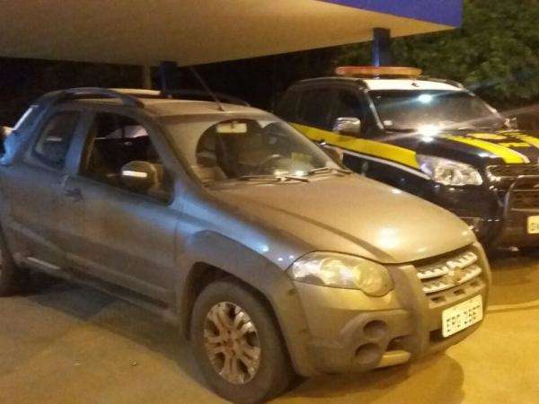 PRF recupera na BR-262 ve&iacute;culo que foi roubado e teve placa clonada