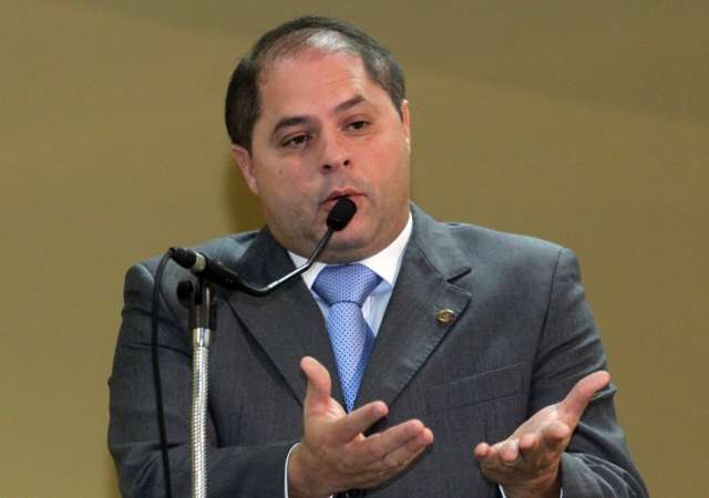 C&acirc;mara ser&aacute; mais dura com Bernal; Mario Cesar j&aacute; fala em &quot;vias de fato&quot;