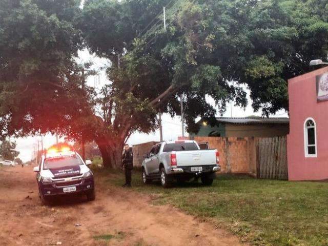 Persegui&ccedil;&atilde;o ap&oacute;s roubo termina com bandido morto em quintal de resid&ecirc;ncia 