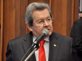 Deputado Onevan de Matos (PSDB) durante sessão na Assembleia (Foto: Luciana Nassar/ALMS)