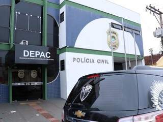 Caso foi registrado como morte a esclarecer na delegacia de plantão do Centro. (Foto: Henrique Kawaminami)