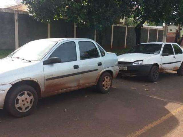 Bandidos atiram em PMs e abandonam carros durante persegui&ccedil;&atilde;o