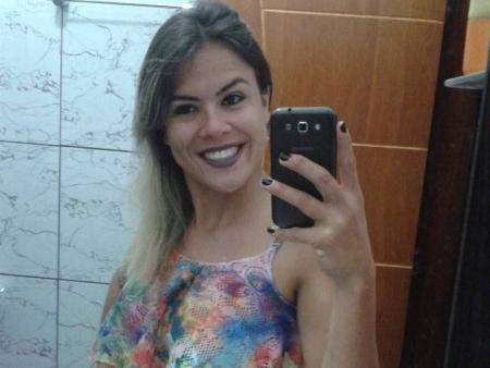 Mulher perde o equil&iacute;brio de moto, bate a cabe&ccedil;a e morre