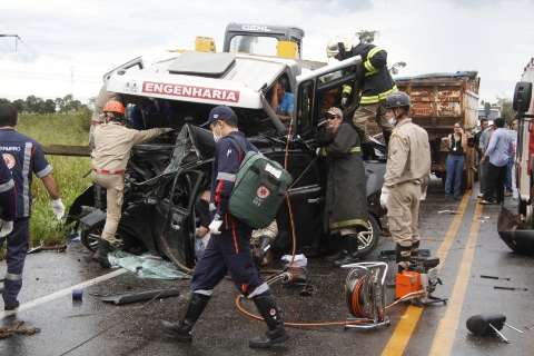 Vítimas de acidente na BR-163 são do Paraná; óleo na pista causou acidente