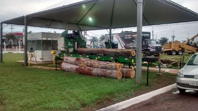 Feira do setor florestal supera expectativa e movimenta R$ 60 milh&otilde;es