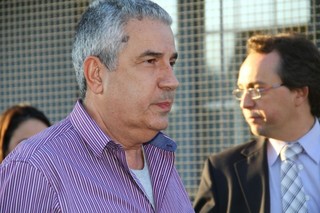 Réu na Lama Asfáltica, João Amorim (à esquerda) conseguiu organizar agenda das regras que deve cumprir para não ficar preso.  (Foto: Arquivo)