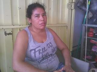 Marilene França mora em frente ao terreno no bairro Tiradentes há 15 anos. (Foto: Richelieu de Carlo)