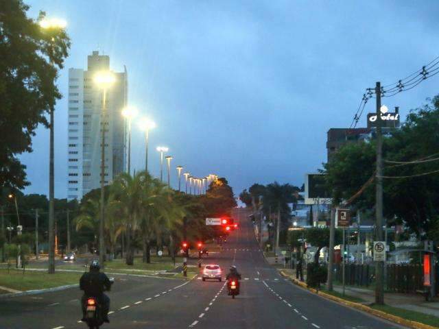 Terça-feira de Carnaval tem céu nublado, chuva e alerta de temporais em MS