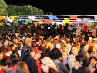 Festa julina atrai multidão em Campo Grande.  (Foto: Arquivo/Rodrigo Pazinato)