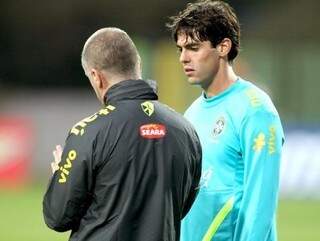 Kaká fará estreia sob comando de Mano Menezes na seleção. (Foto: Mowa Press)