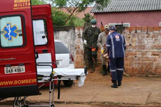 Suspeito de esfaquear jovem encontrado ferido pela m&atilde;e &eacute; preso