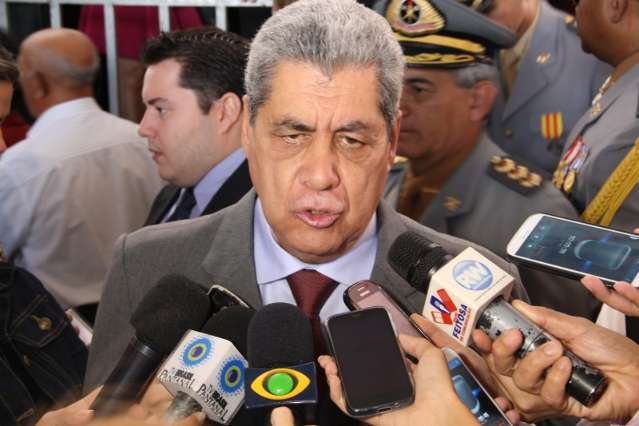 Justi&ccedil;a v&ecirc; empecilho em 2 candidatos e PMDB d&aacute; ultimato ao PRB