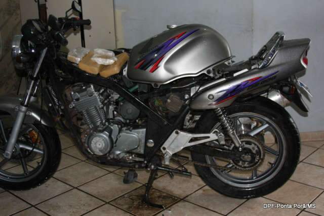  PF apreende coca&iacute;na escondida em tanque de combust&iacute;vel de motocicleta