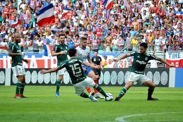 Com gol de Felipe Melo, Palmeiras arranca empate do Bahia