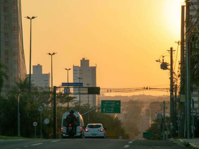 Semana come&ccedil;a com n&eacute;voa seca e calor de 41&deg;C em Mato Grosso do Sul