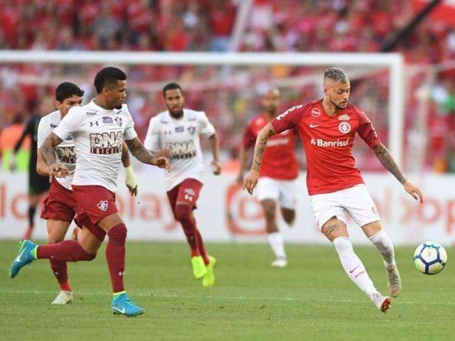 Com 2 de Nico L&oacute;pez, Internacional bate o Fluminense e garante G-4