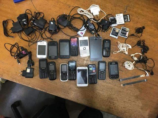 PM apreende adolescente que jogou celulares e serras dentro de penitenci&aacute;ria