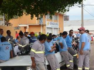 Funcionários param hoje e anunciam greve para segunda-feira, por tempo indeterminado. (Foto: Simão Nogueira)