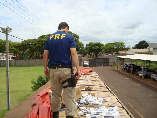  PRF apreende 20 mil pacotes de cigarro; j&aacute; foram 2 milh&otilde;es neste ano 