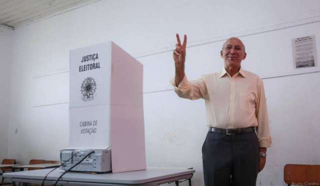 Conf&uacute;cio Moura do PMDB &eacute; reeleito governador de Rond&ocirc;nia