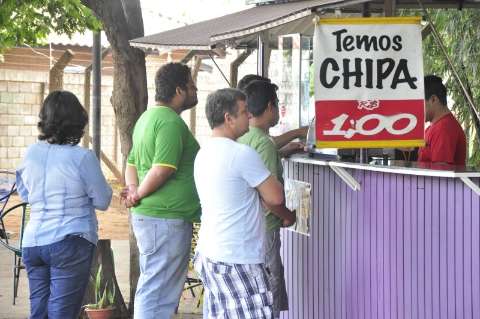No Tiradentes, trailers fazem o "trânsito parar" na hora da chipa e da coxinha