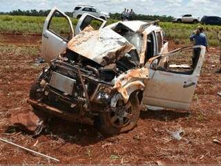 Veículo ficou completamente destruído em meio a uma área de lavoura. (Foto: Robertinho/MaracajuSpeed) 