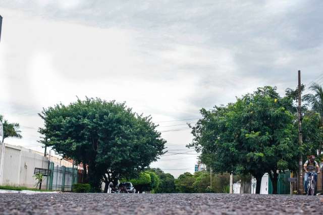 Sem tr&eacute;gua, chuva vai prosseguir nesta 3&ordf; feira em Campo Grande 