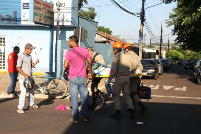 Motociclista fratura f&ecirc;mur e os punhos em acidente de tr&acirc;nsito na Capital
