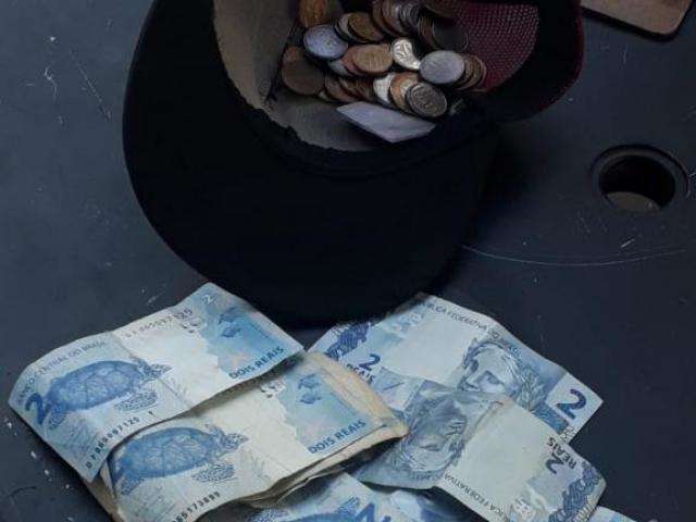 Jovem &eacute; preso enquanto traficava coca&iacute;na em pra&ccedil;a do Centro 