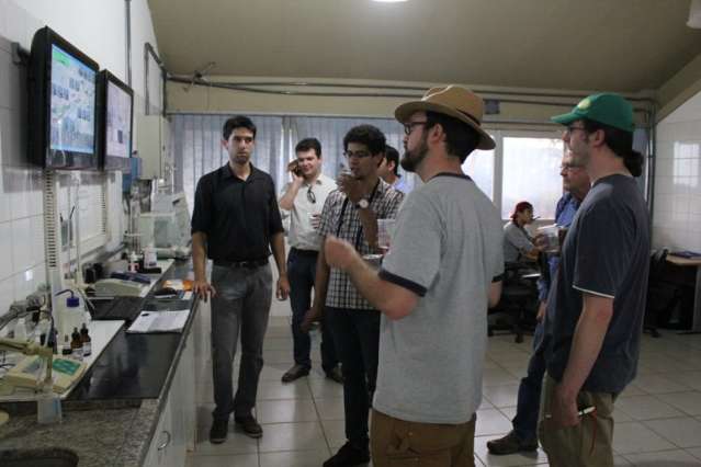 Americanos visitam esta&ccedil;&atilde;o de tratamento de &aacute;gua de Campo Grande