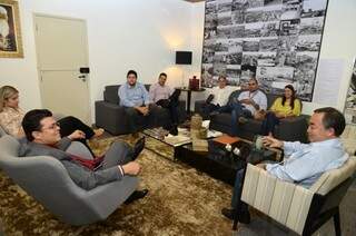 o prefeito se reuniu com empresários da CDL para discutir o projeto (Foto: Divulgação)