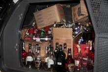 PM acaba com "a festa" de quadrilha que vendia bebidas falsificadas na Exposul
