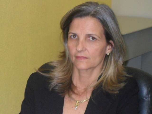 Vereadora &eacute; acusada de cobrar R$ 500 para manter servidora em emprego