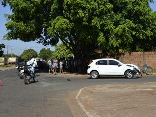 O acidente foi ontem na rua Rádio Maia no cruzamento da rua Shastan. (Foto: Simão Nogueira)