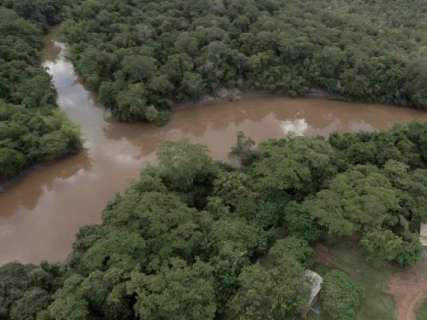 Fazendeiros suspeitos de jogar lama em rio têm R$ 400 mil bloqueados