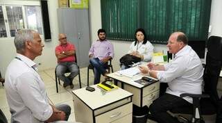 Diretor-presidente da Agraer, Enelvo Felini, e a nutricionista e analista do Mesa Brasil em MS, Ana Carla da Silva, se reuniram hoje (Foto: Divulgação/Agraer)