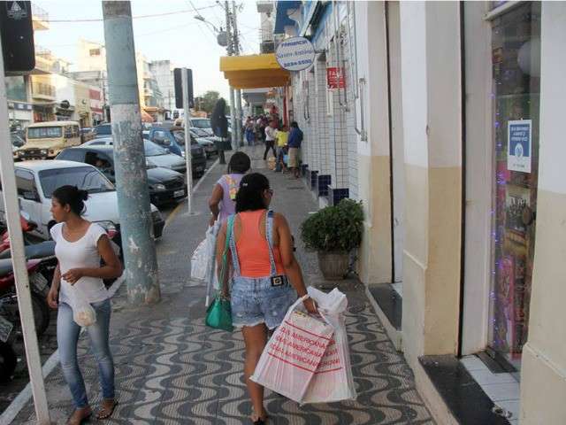 Munic&iacute;pio injeta R$ 10 milh&otilde;es na economia local com pagamento do 13&ordm;