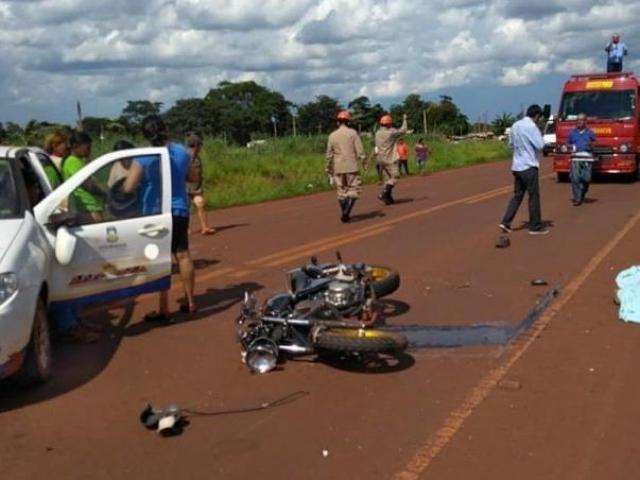 Motociclista morre ao colidir em carro da prefeitura em Dourados