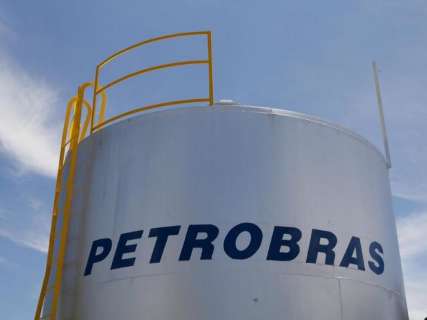 Petrobras reajusta gasolina em 2,8% nas refinarias