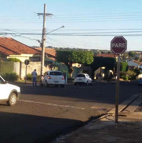 Morador chama a atenção para sequência de acidentes em cruzamento 