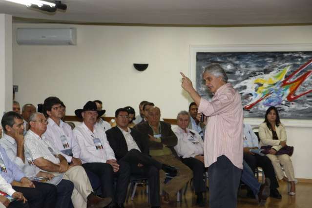 Delc&iacute;dio abre plen&aacute;ria do PT com 32 prefeitos sobre cons&oacute;rcios p&uacute;blicos